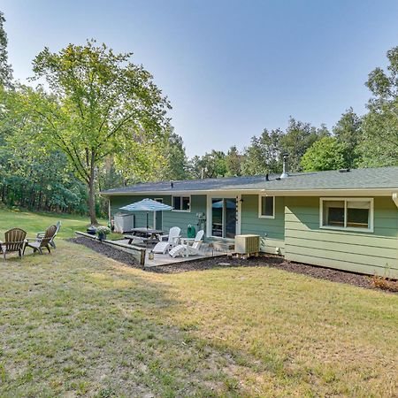 Four-Season Home On Scenic Bluff Country Acreage! Black River Falls Exterior photo